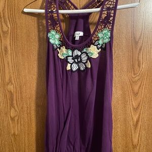 Women’s Tank Top w/ Decorative Neckline